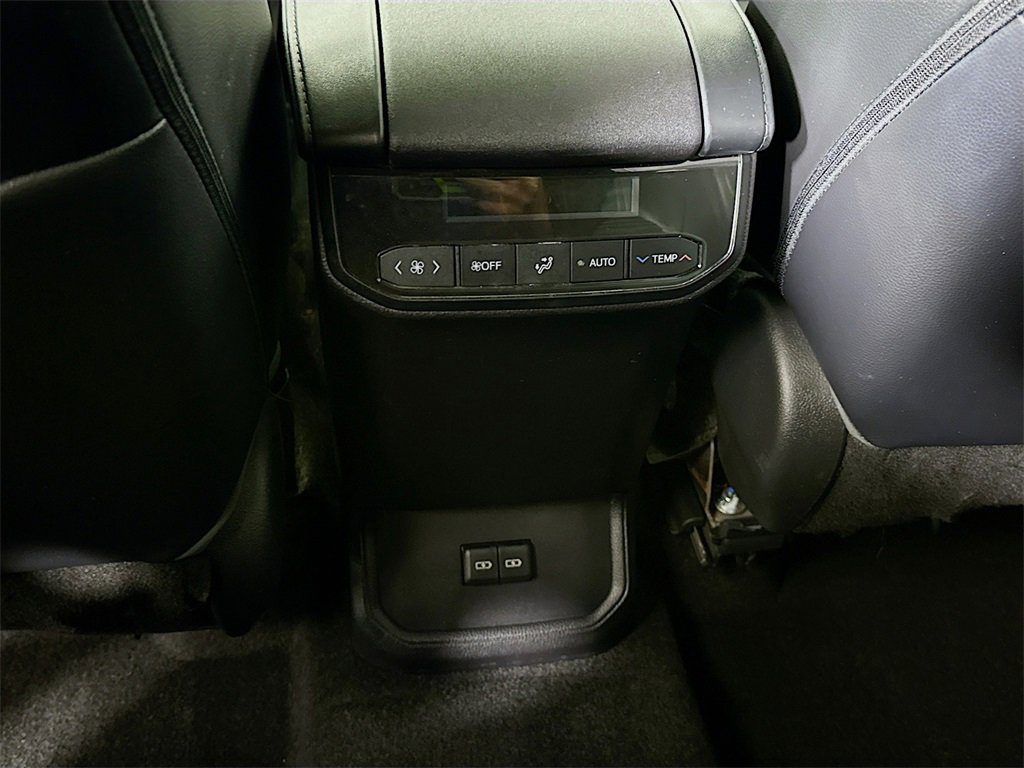 Certified 2023 Toyota Highlander XSE image 13