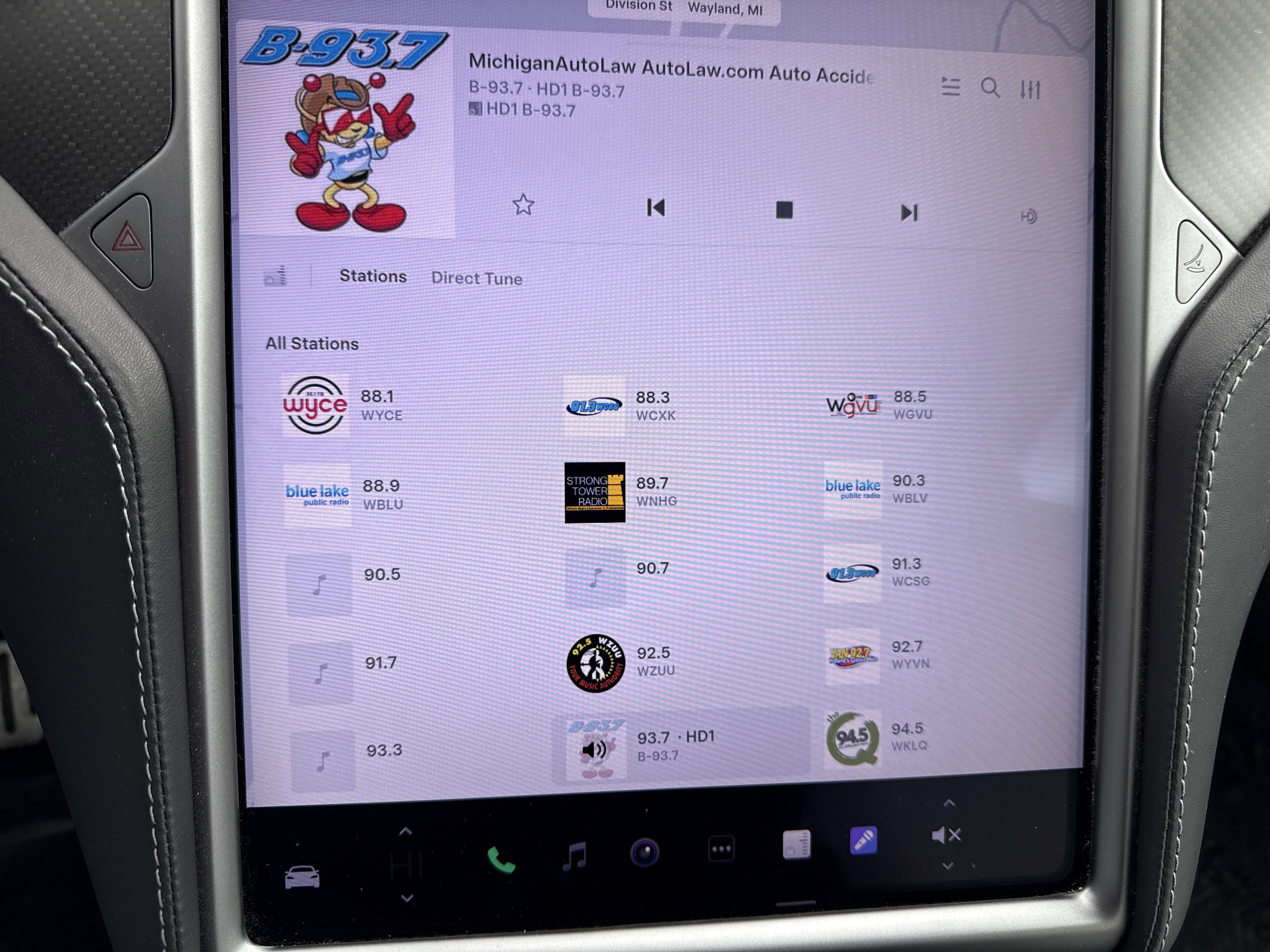 Used 2020 Tesla Model S Performance AWD/4WD image 24