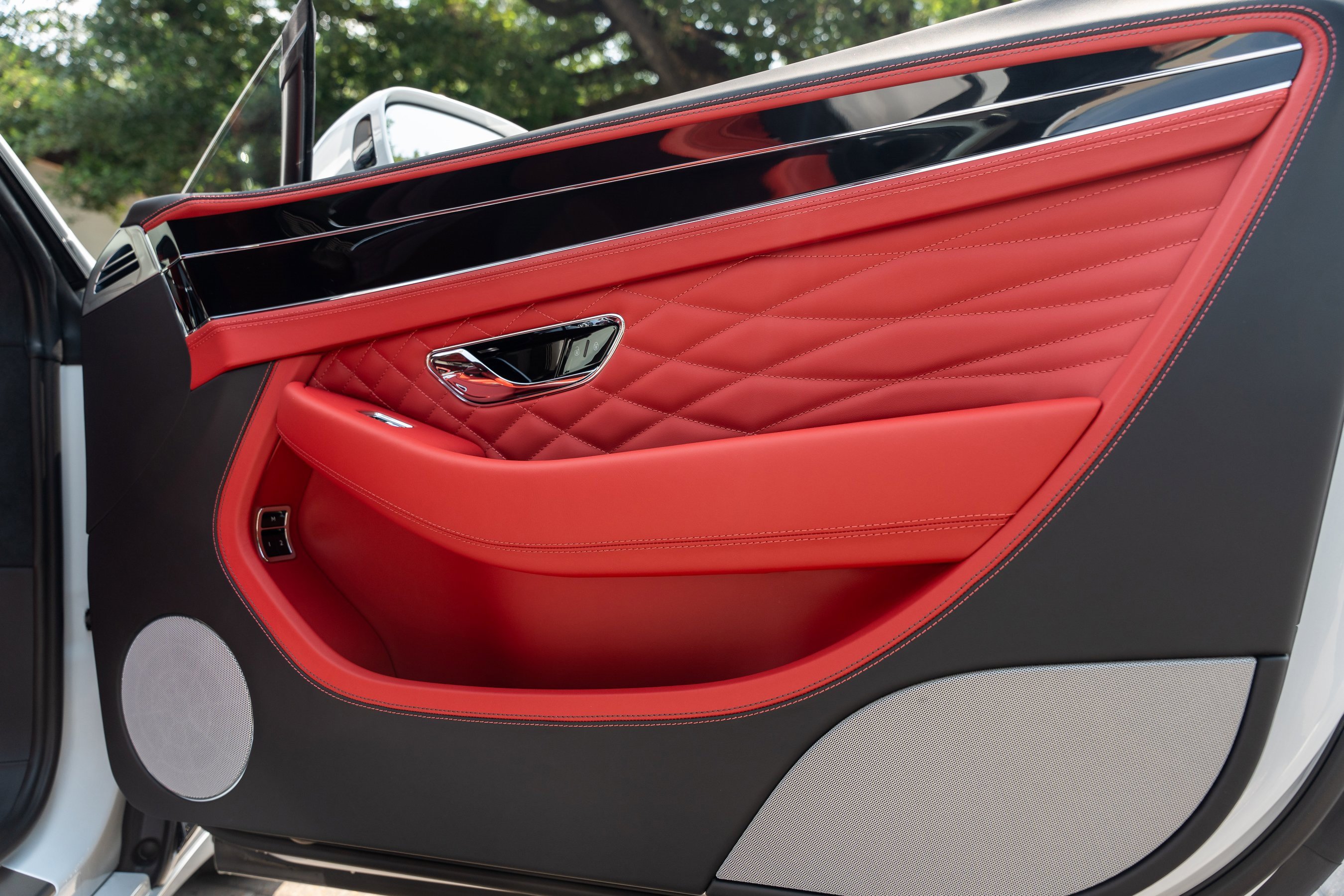 Used 2024 Bentley Continental GT Azure image 28