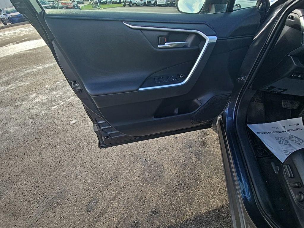 Used 2019 Toyota RAV4 XSE image 11