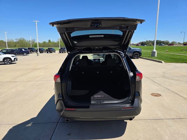 Used 2023 Toyota RAV4 LE AWD/4WD image 22