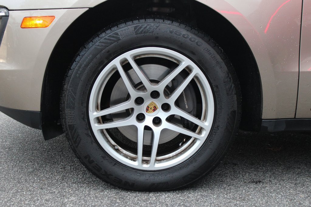 Used 2018 Porsche Macan image 14