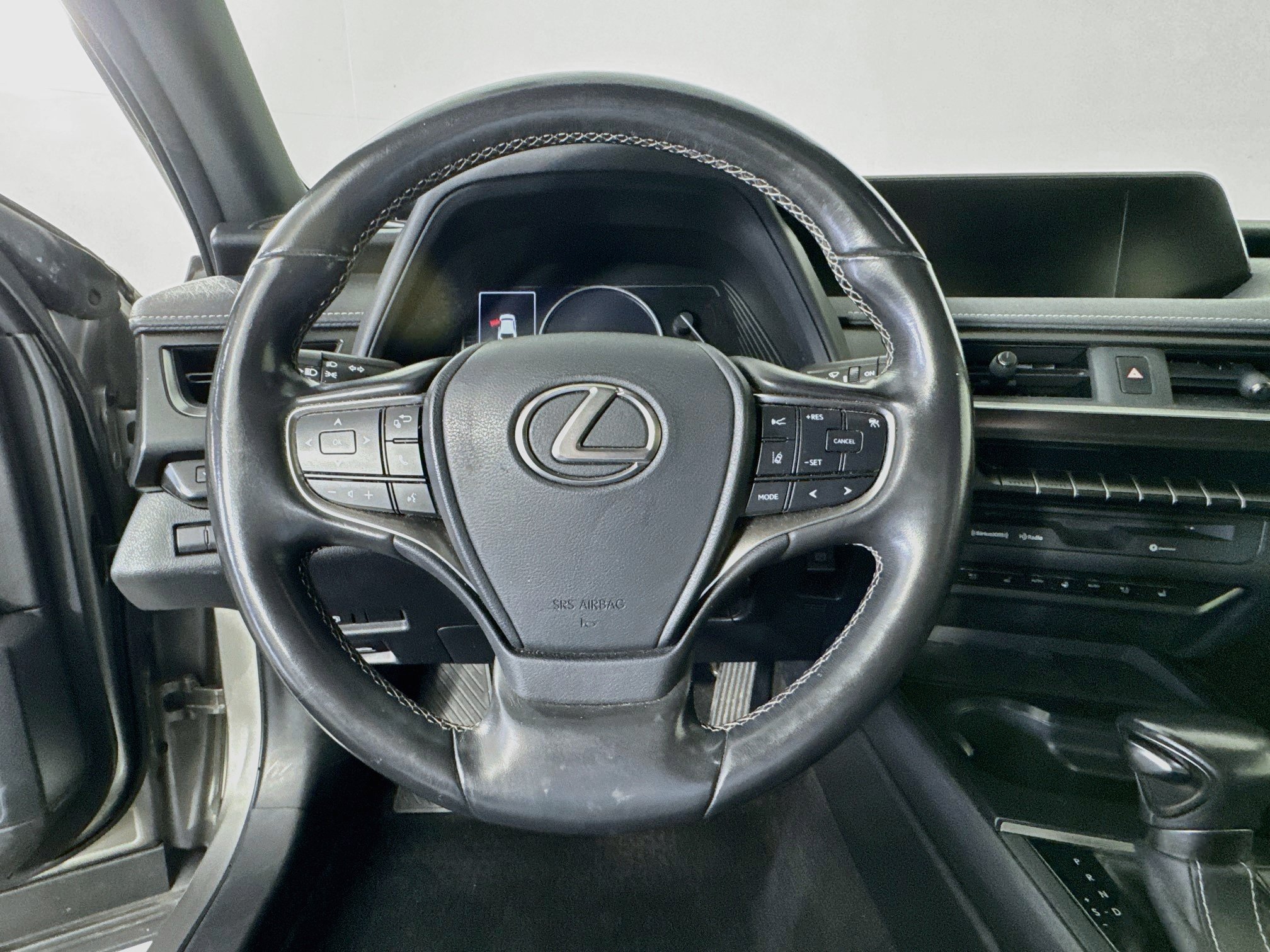 Used 2019 Lexus UX 250h w/ Premium Package AWD/4WD image 11