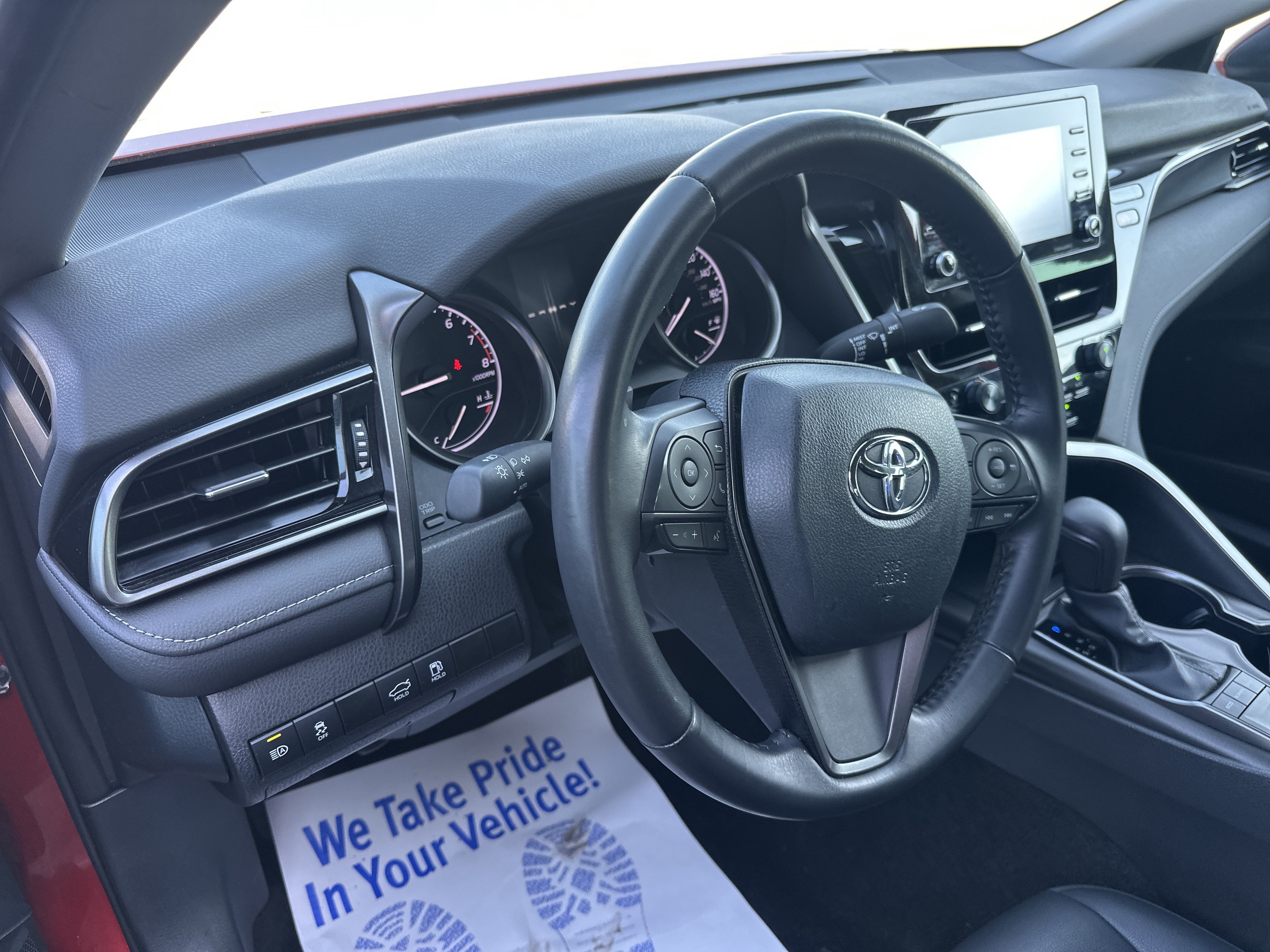 Used 2024 Toyota Camry SE FWD image 11
