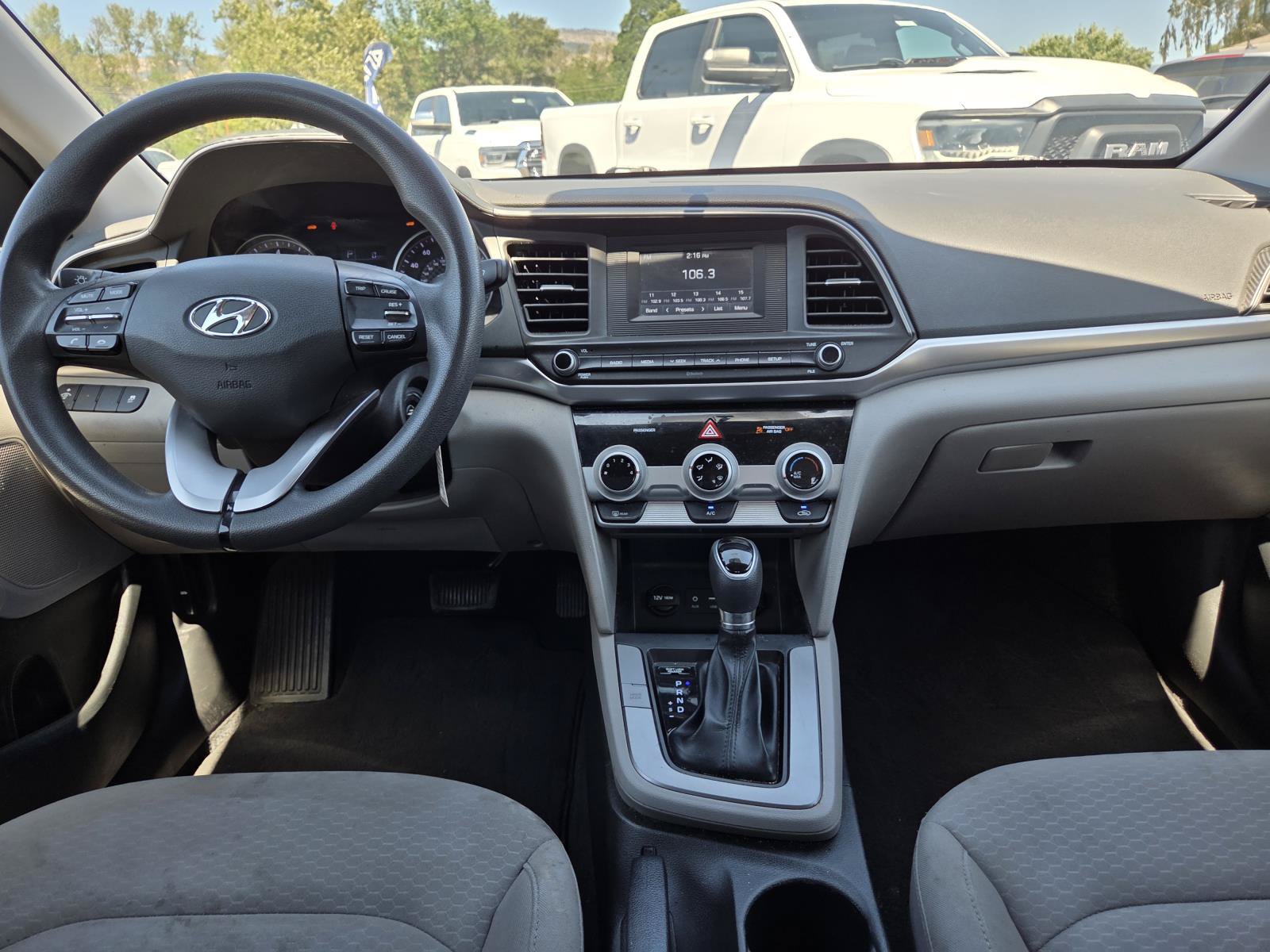 Used 2019 Hyundai Elantra SE FWD image 15