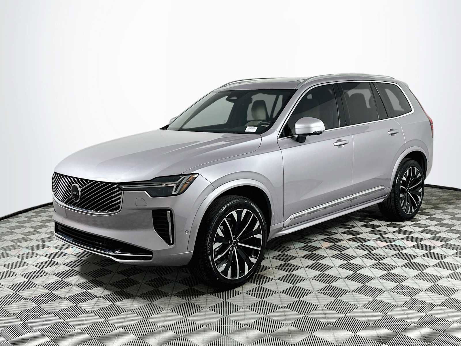 New 2026 Volvo XC90 B5 Plus AWD/4WD image 3
