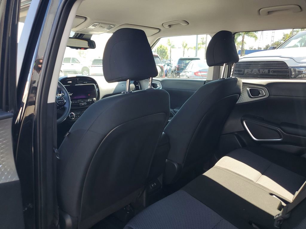 Used 2023 Kia Soul S image 12
