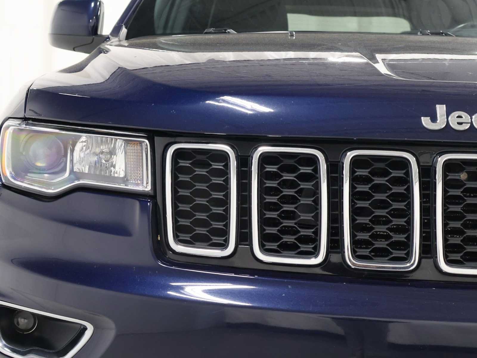 Used 2017 Jeep Grand Cherokee Laredo w/ Quick Order Package 23E AWD/4WD image 15