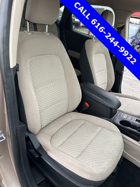 Used 2020 Ford Escape SE image 5