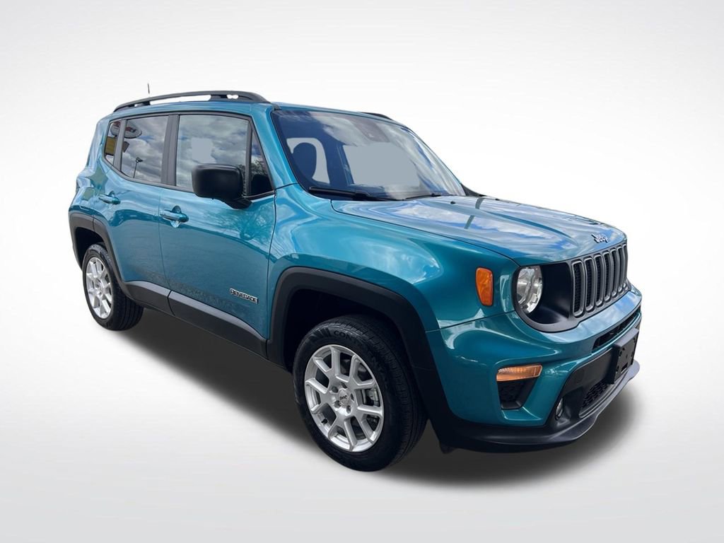 Used 2022 Jeep Renegade Latitude AWD/4WD video 3