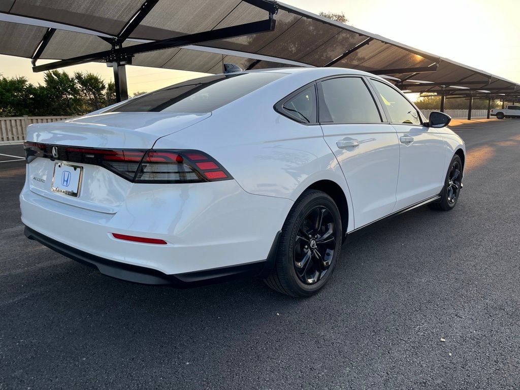 Certified 2025 Honda Accord SE image 4