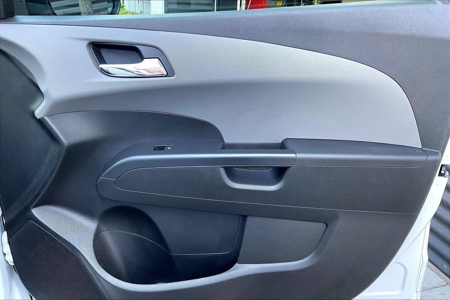Used 2018 Chevrolet Sonic LT FWD image 23