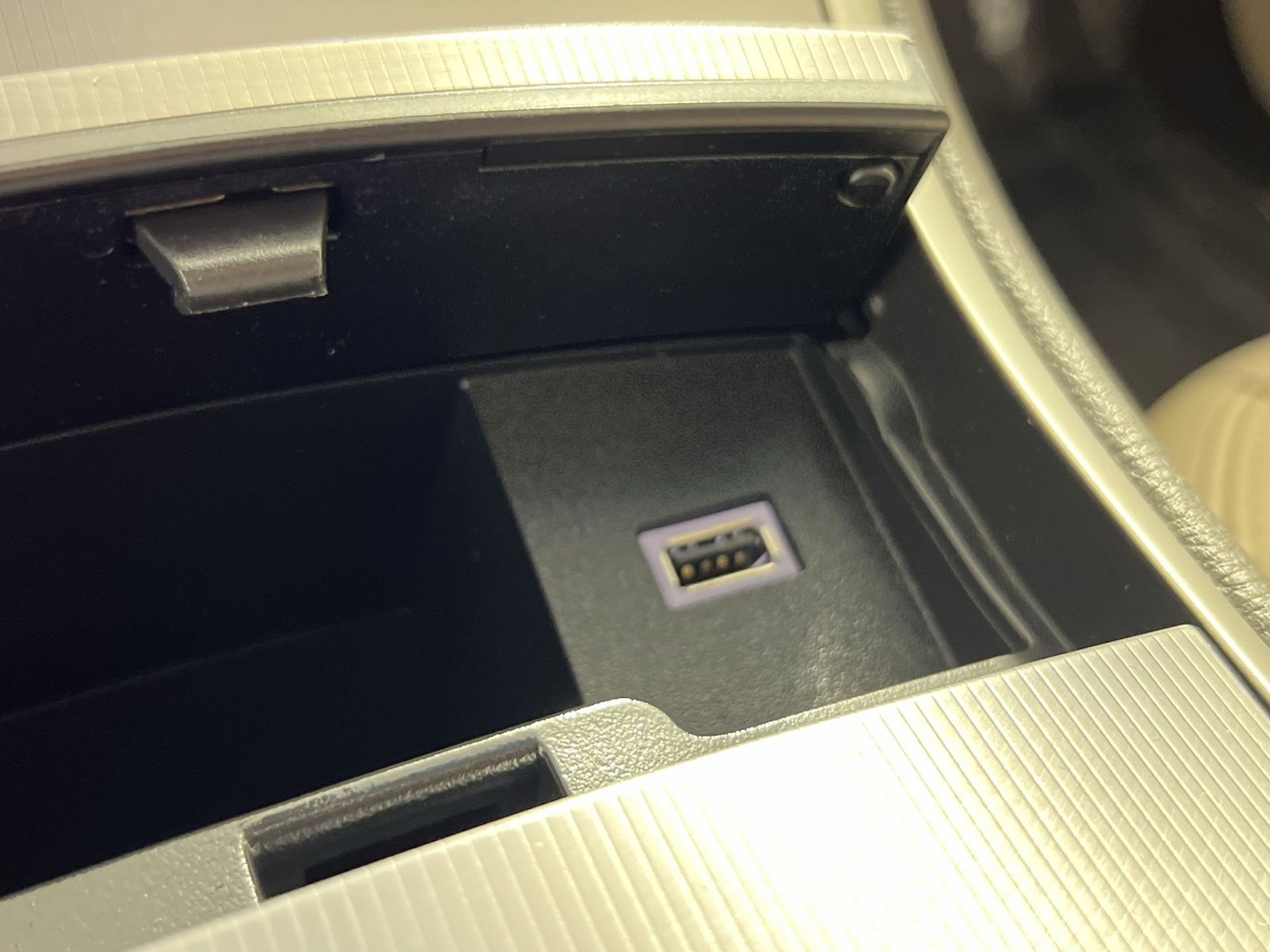 Used 2018 Lincoln MKZ Reserve w/ Technology Package FWD image 34