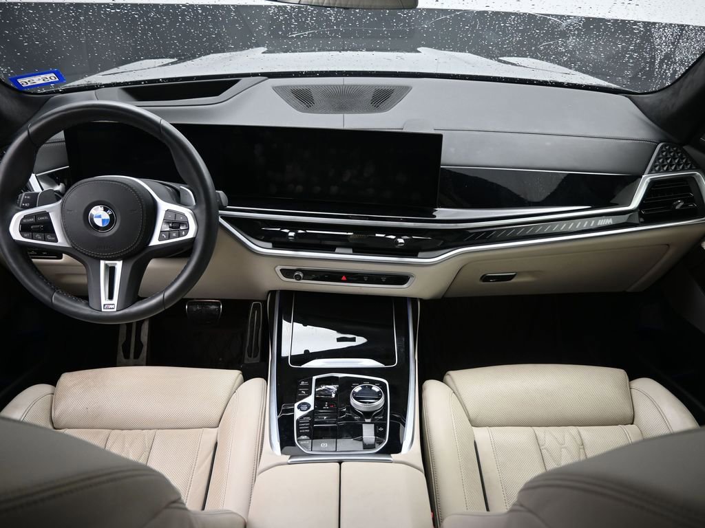 Used 2025 BMW X7 M60i image 27