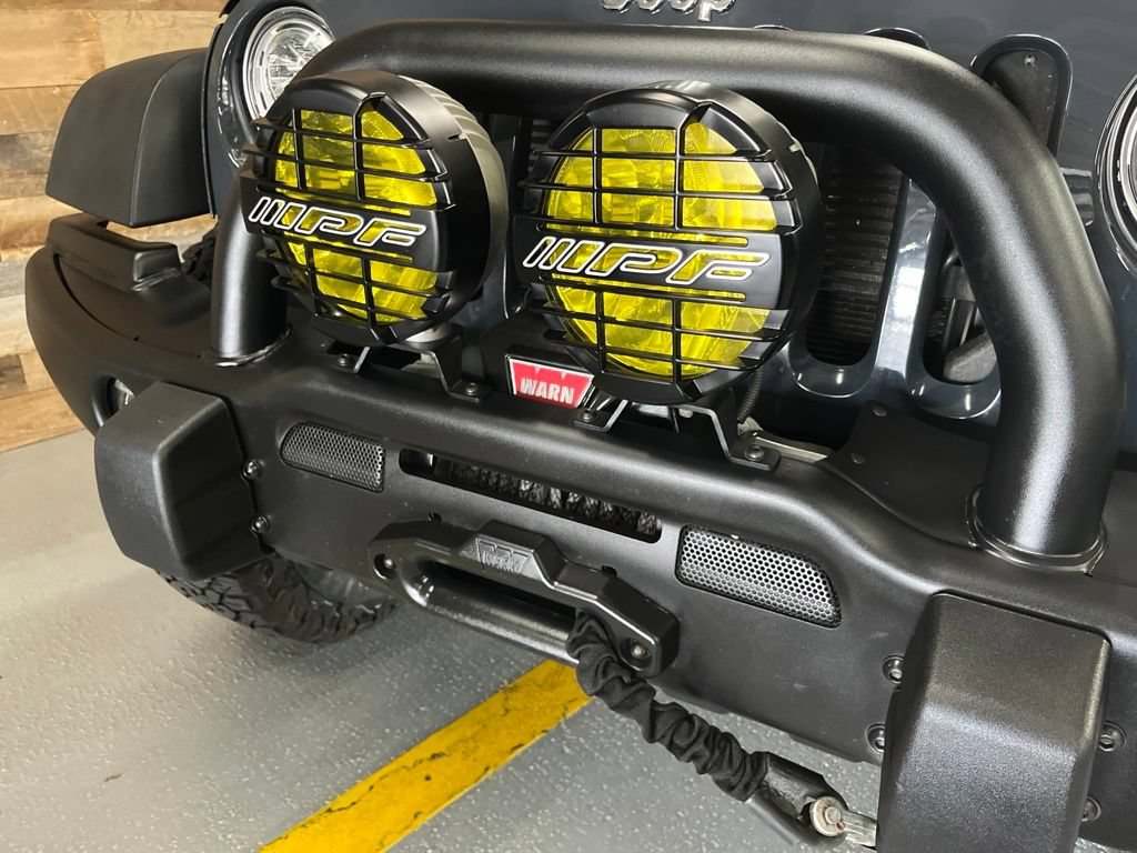 Used 2017 Jeep Wrangler Unlimited Rubicon w/ Cold Weather Group AWD/4WD image 11