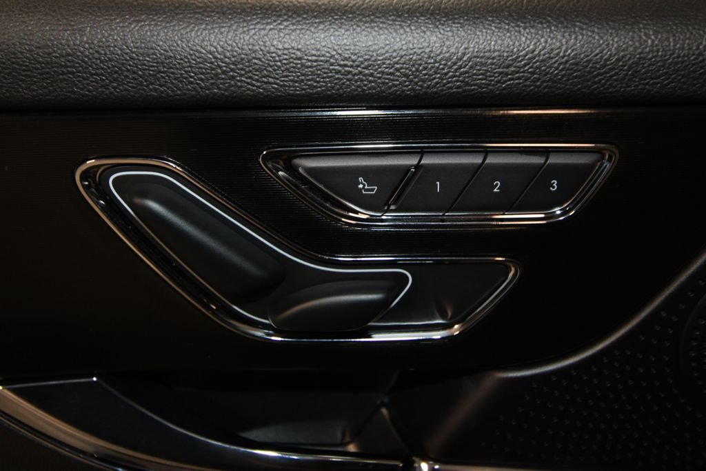 Used 2025 Lincoln Corsair AWD w/ Equipment Group 101A image 7