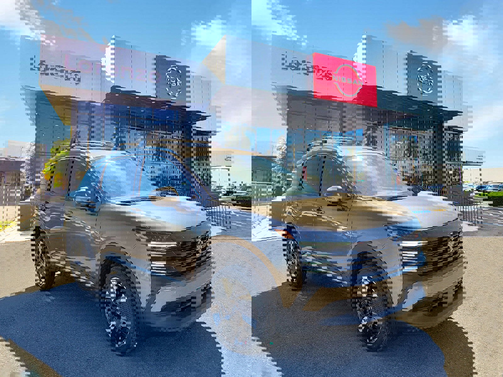 New 2025 Nissan Kicks SR image 3