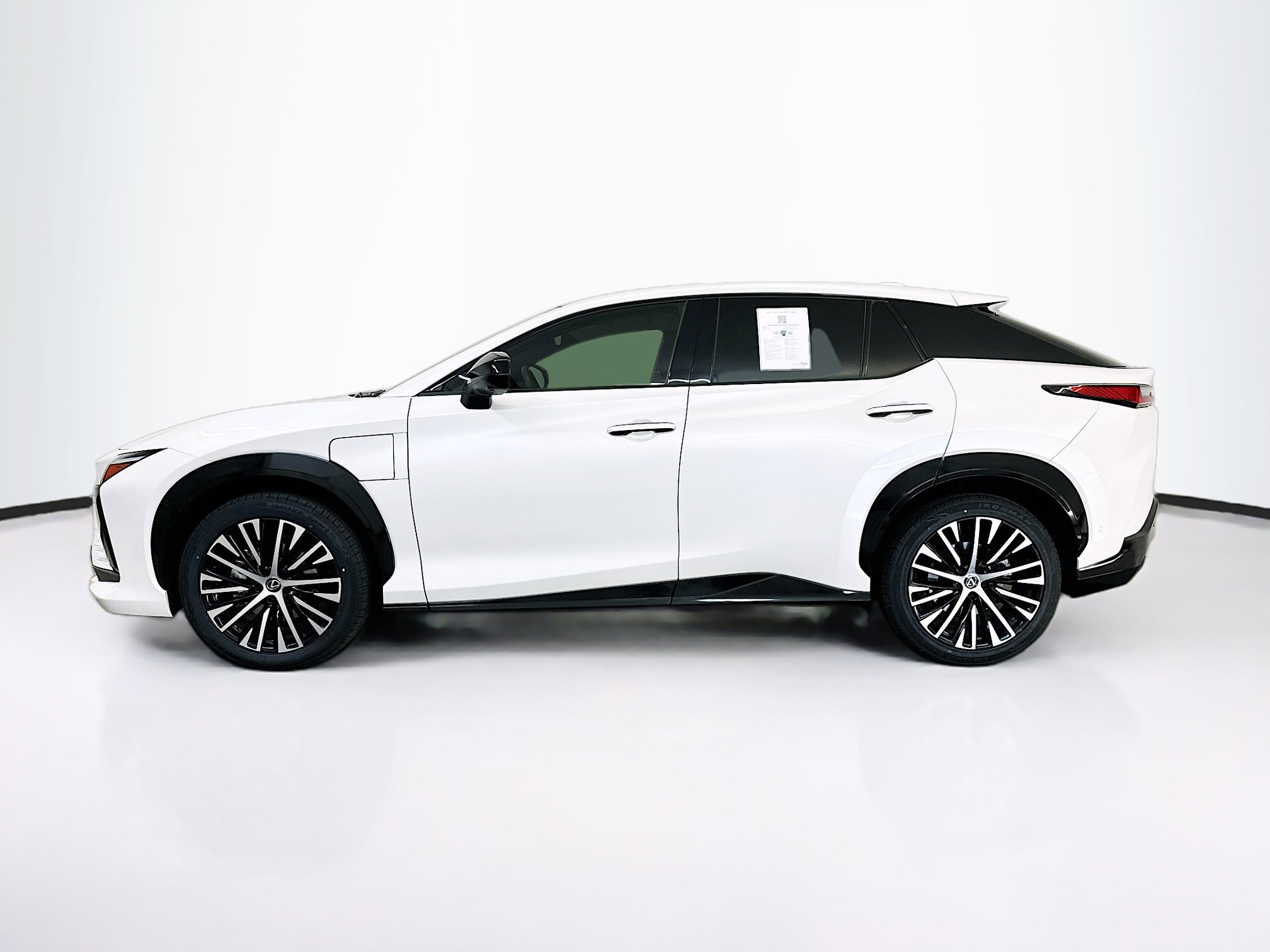 Used 2023 Lexus RZ 450e Premium w/ Technology Package AWD/4WD image 4
