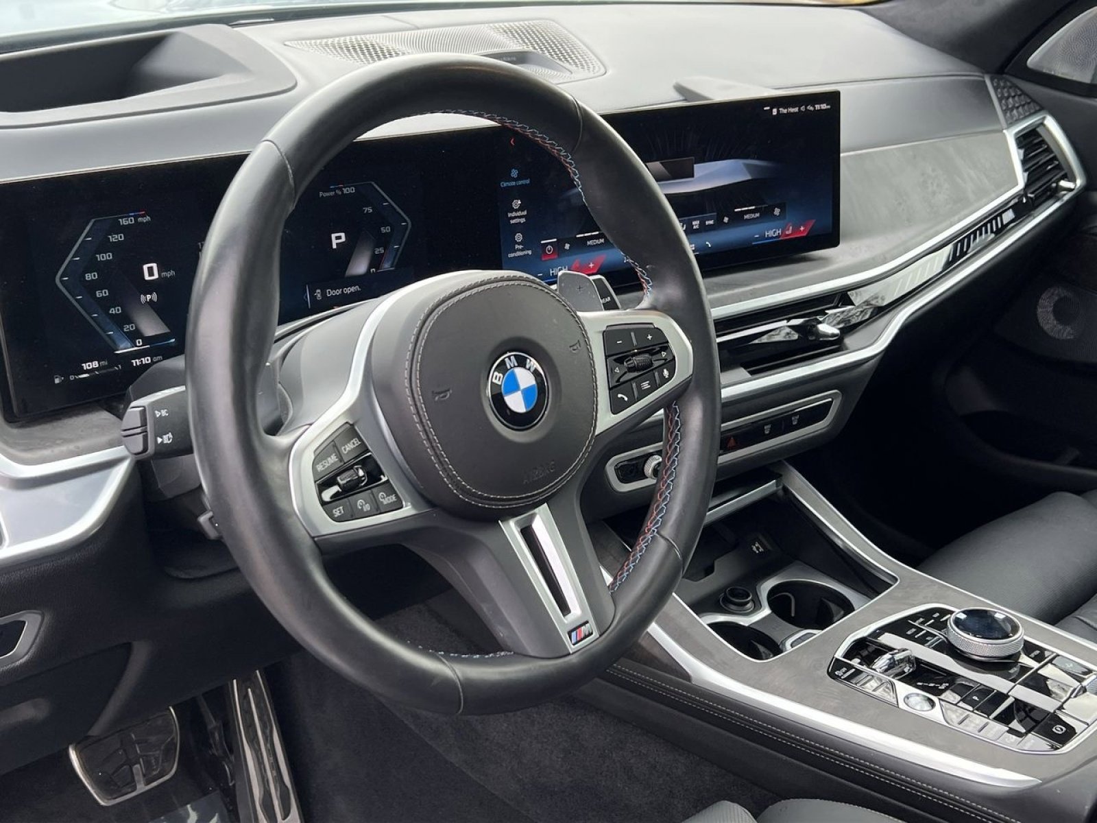 Used 2024 BMW X7 M60i w/ Executive Package image 17