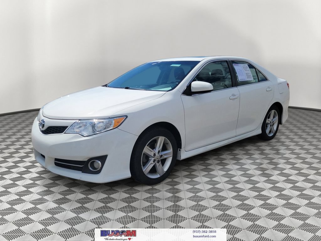 Used 2014 Toyota Camry SE w/ Leather Package FWD video 2