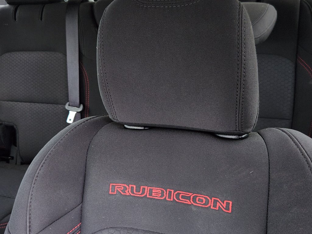 Used 2023 Jeep Wrangler Unlimited Rubicon AWD/4WD image 14
