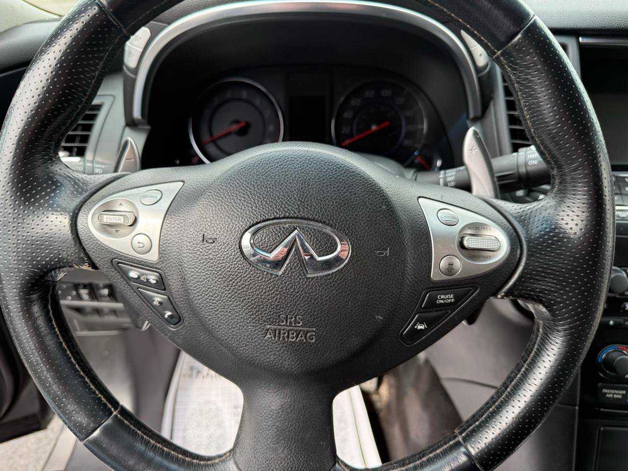 Used 2009 INFINITI FX35 AWD w/ Technology Pkg image 19