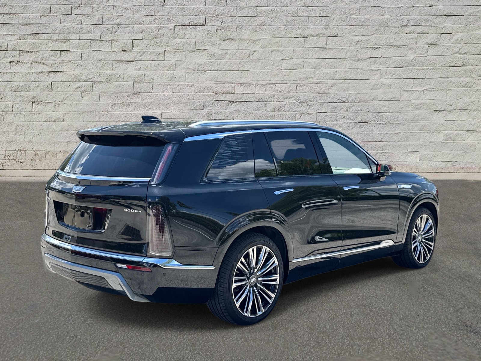 New 2026 Cadillac Vistiq Premium Luxury w/ LPO, Floor Liner Package AWD/4WD image 5