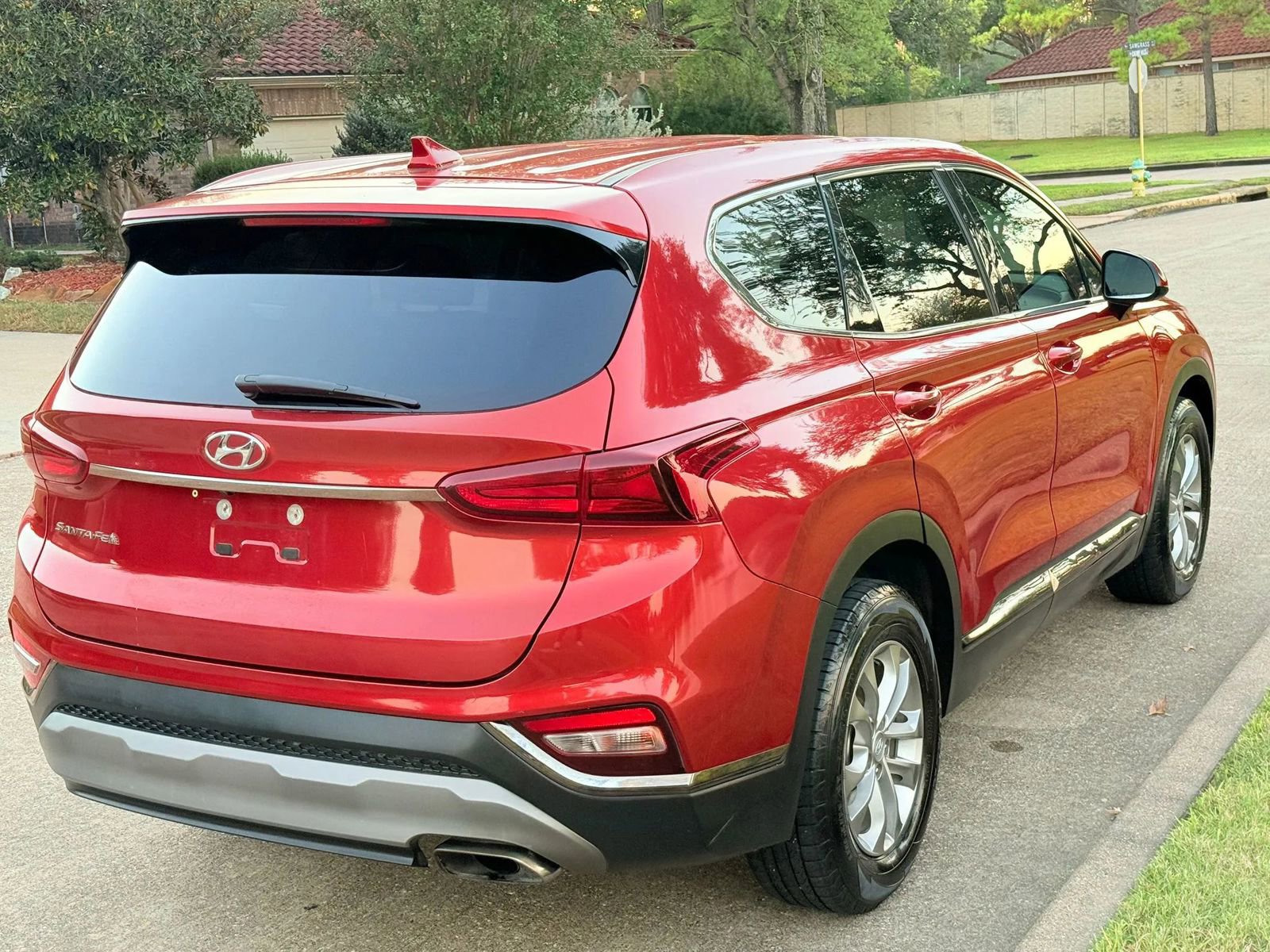 Used 2019 Hyundai Santa Fe SEL image 16