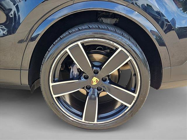 Used 2022 Porsche Cayenne Coupe AWD/4WD image 25
