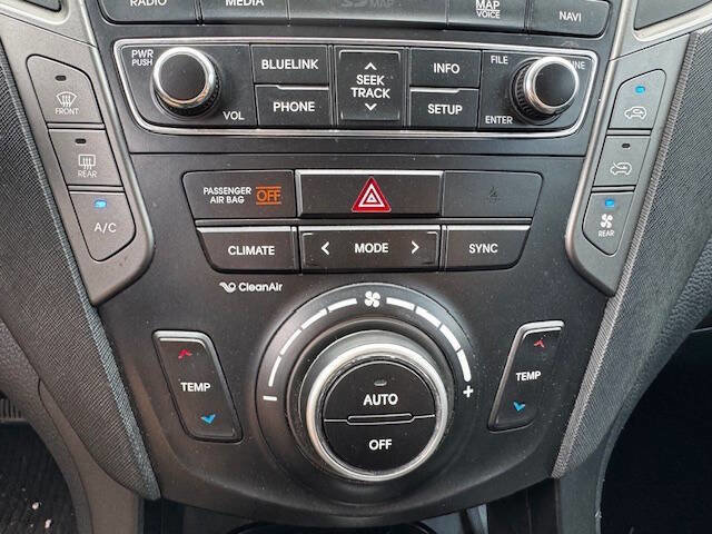 Used 2018 Hyundai Santa Fe Limited w/ Cargo Package image 48