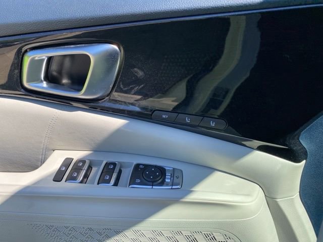 Used 2025 Kia Carnival SX Prestige FWD image 27