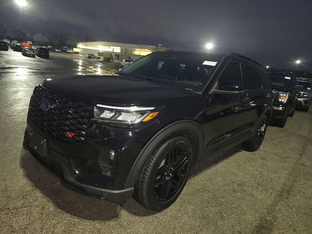 Used 2025 Ford Explorer ST image 1