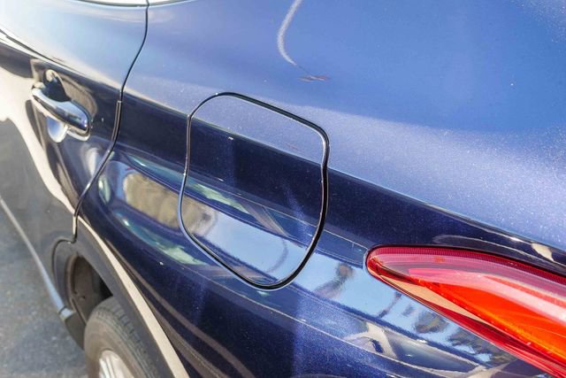 Used 2021 Toyota Venza XLE w/ Carpet Mat Package (TMS) image 12