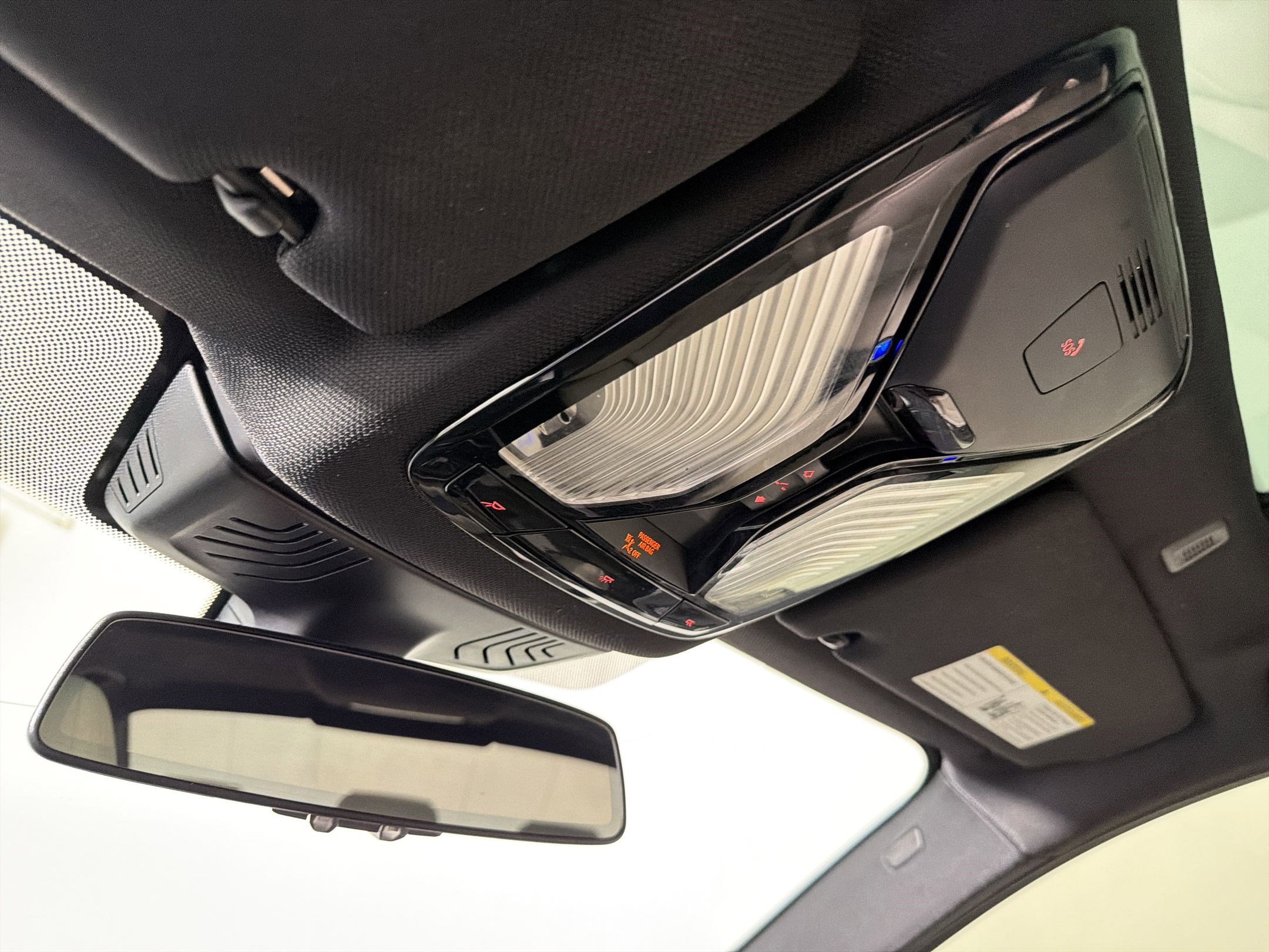 Used 2020 BMW 530e w/ Premium Package RWD image 18