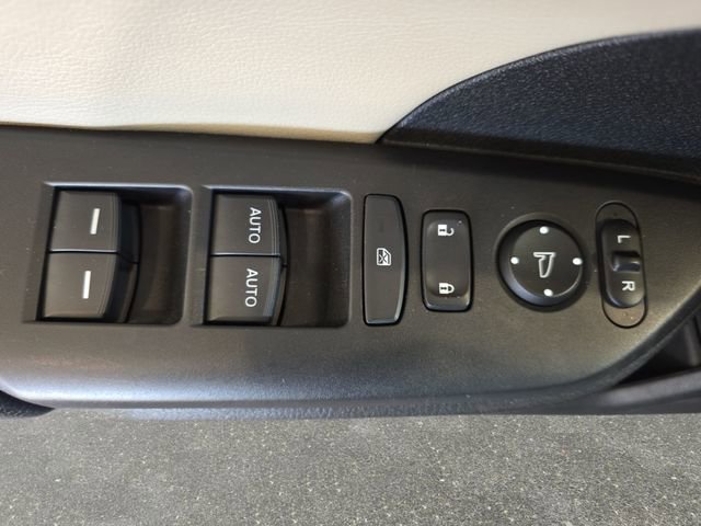 Used 2018 Honda Civic EX-L image 25