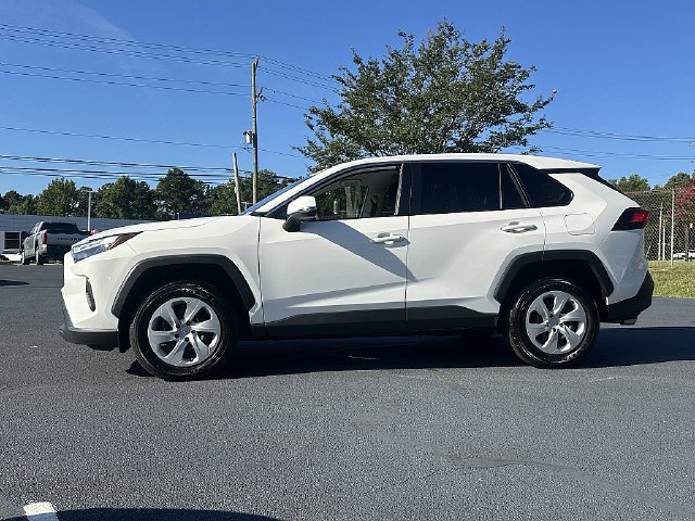 Certified 2025 Toyota RAV4 LE FWD image 5