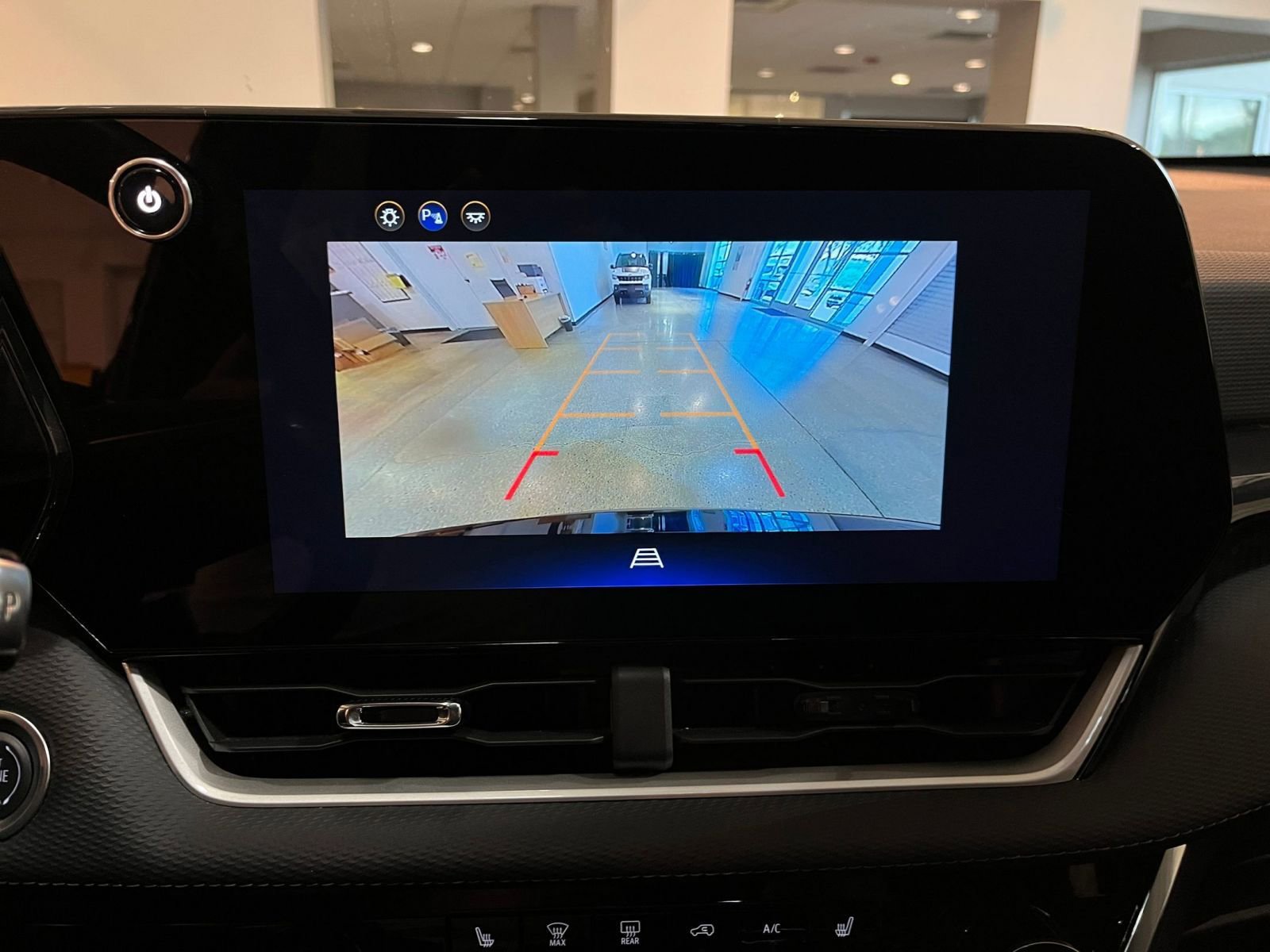 Used 2025 Chevrolet Equinox LT FWD image 24