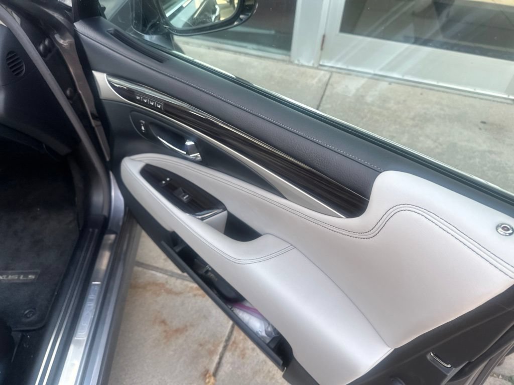 Used 2017 Lexus LS 460 AWD w/ Comfort Package image 20