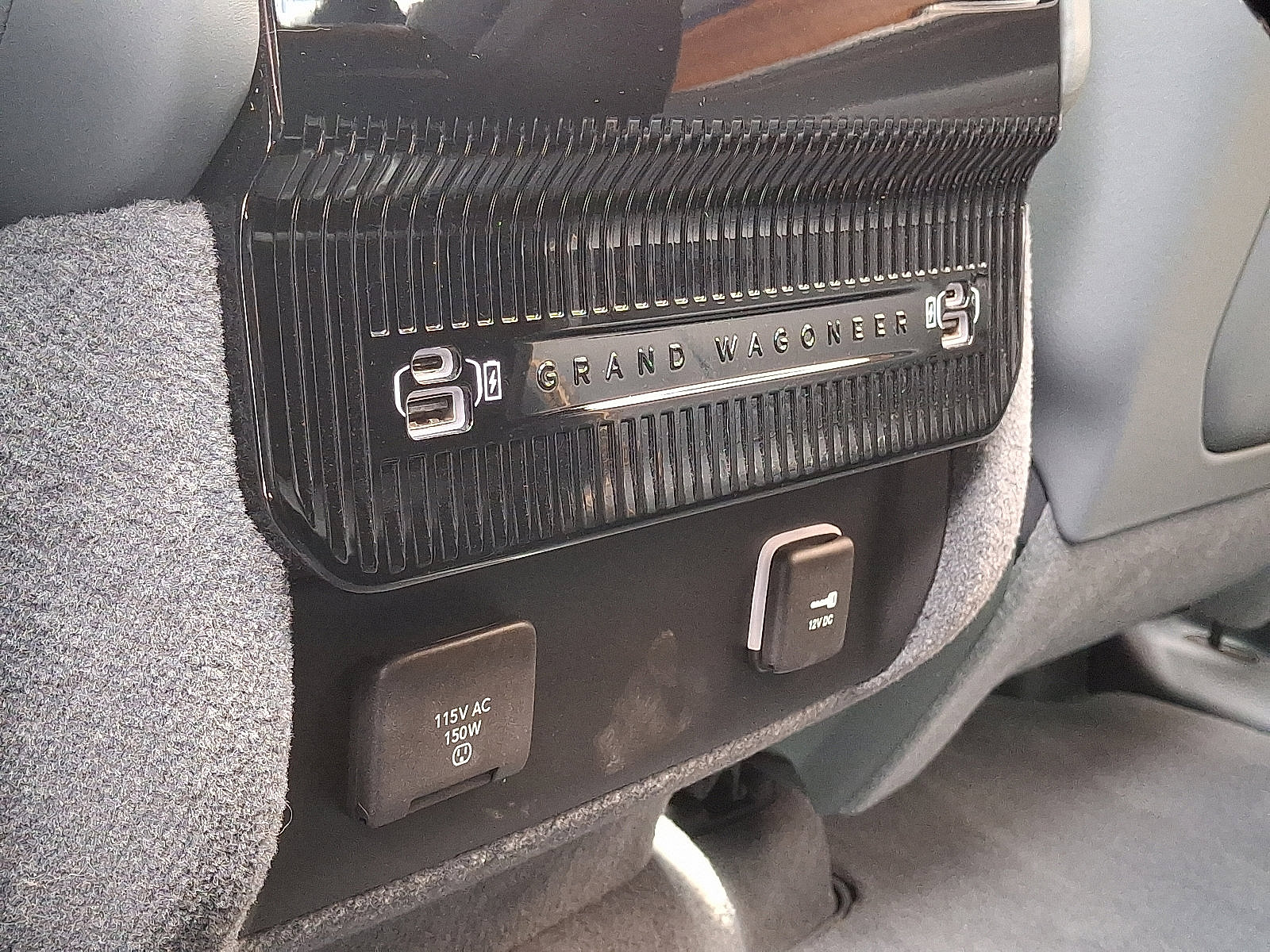 Used 2024 Jeep Grand Wagoneer Series III image 13