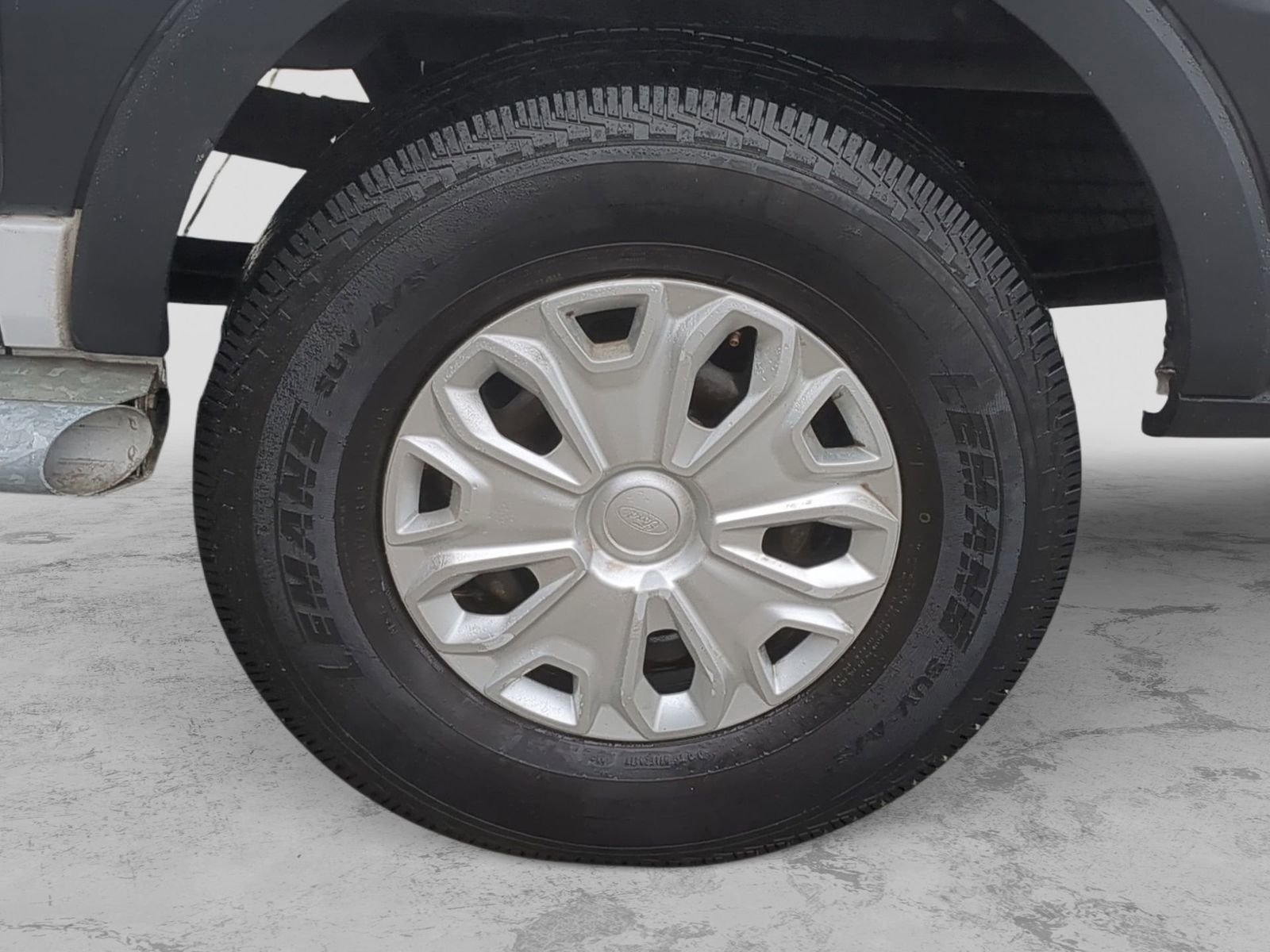 Used 2015 Ford Transit 250 130 Low Roof w/ Exterior Upgrade Package image 14