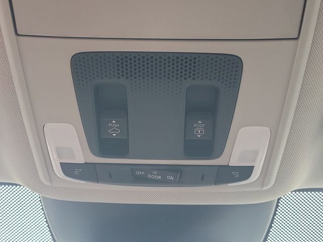 Used 2023 Honda Pilot Touring image 25