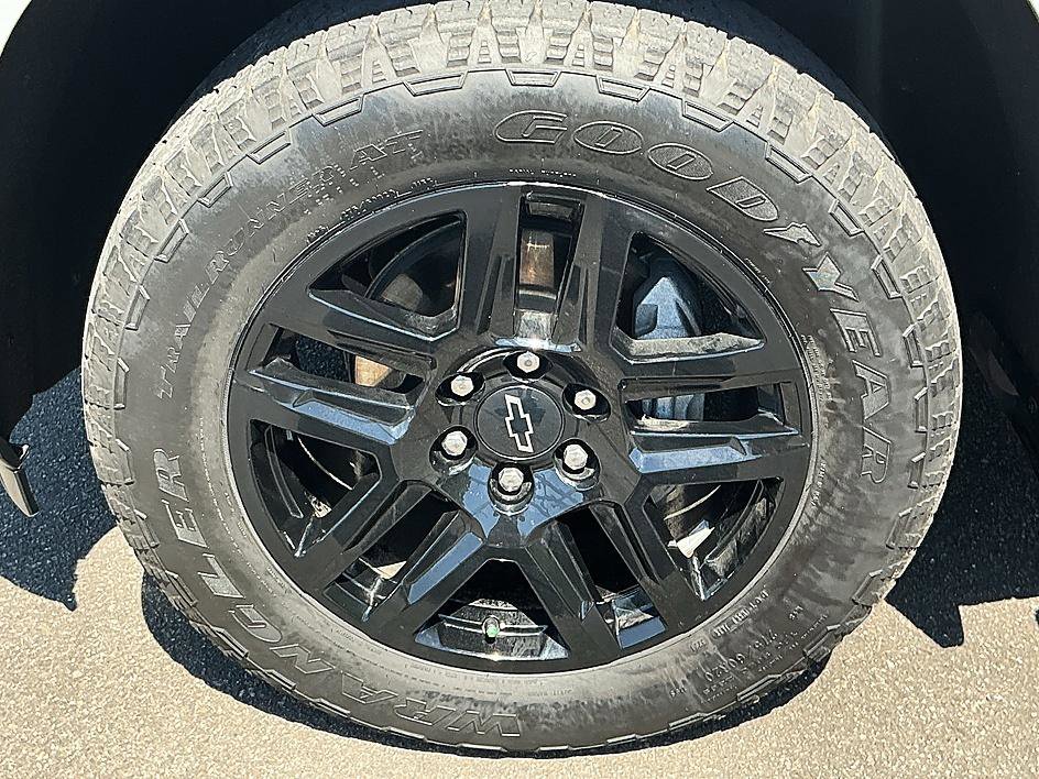 Used 2021 Chevrolet Silverado 1500 LTZ w/ Z71 Off-Road Package AWD/4WD image 7