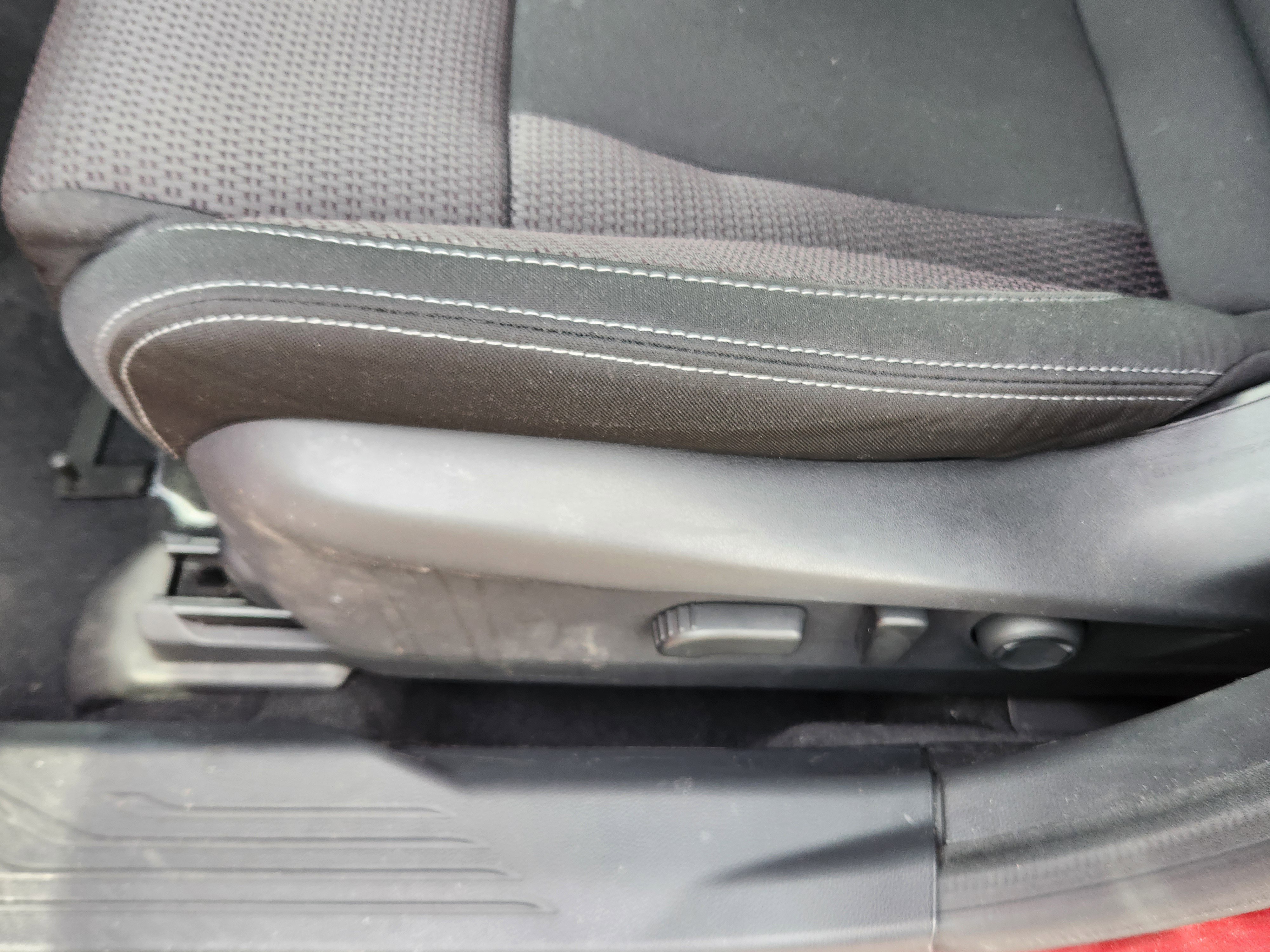 Used 2020 Subaru Outback Premium image 14