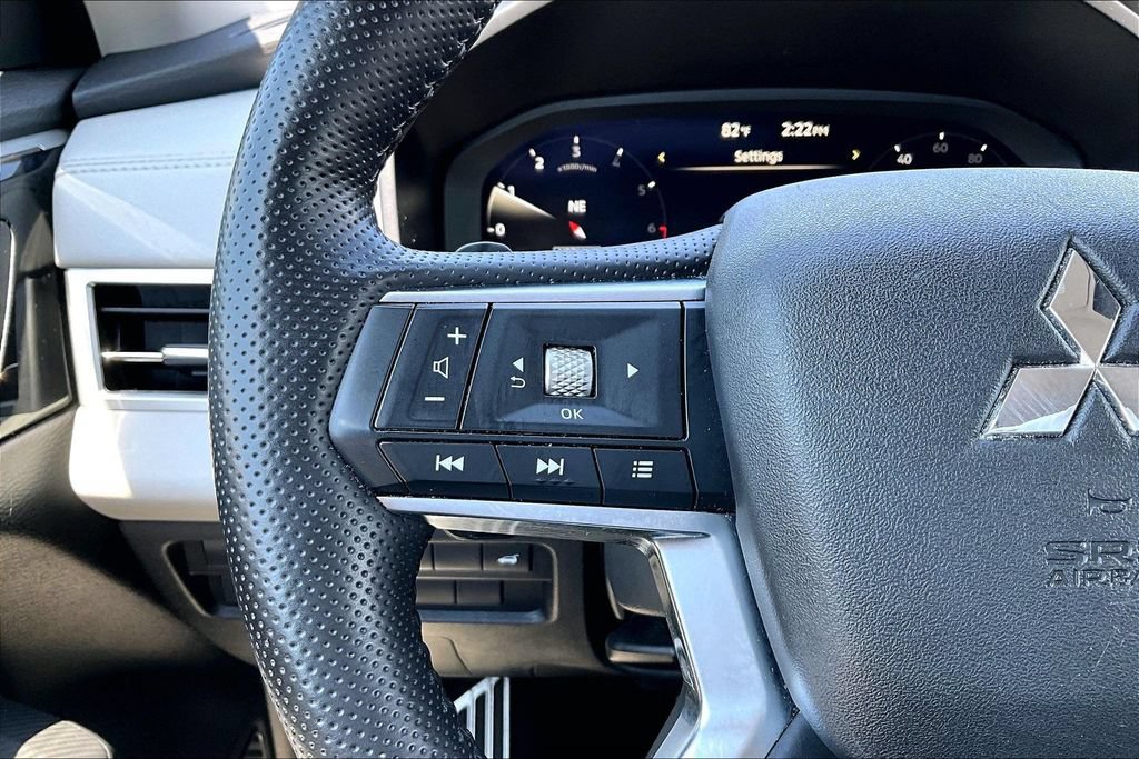 Used 2025 Mitsubishi Outlander SEL AWD/4WD image 11