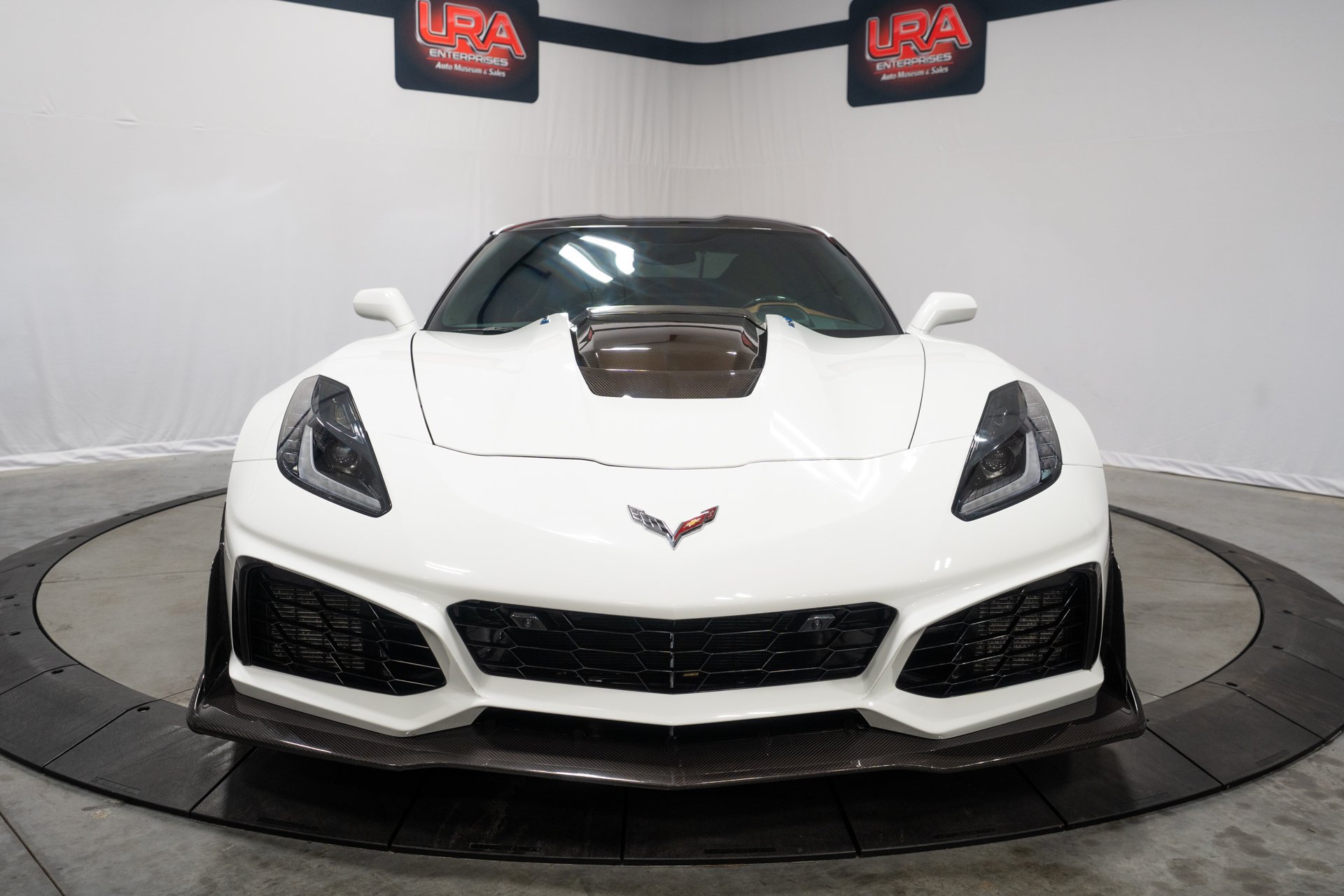 Used 2019 Chevrolet Corvette ZR1 RWD image 3