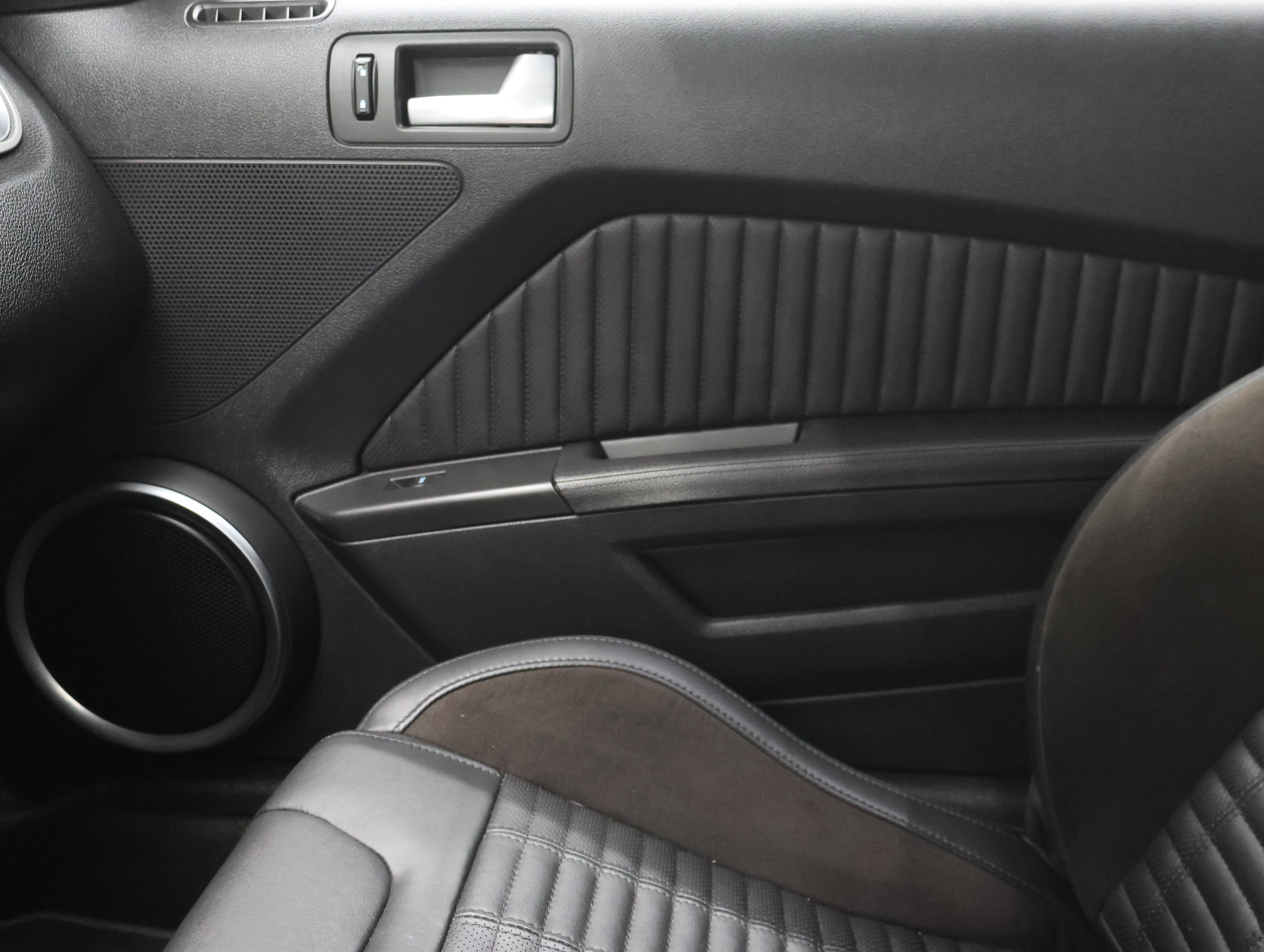 Used 2014 Ford Mustang Shelby GT500 RWD image 12