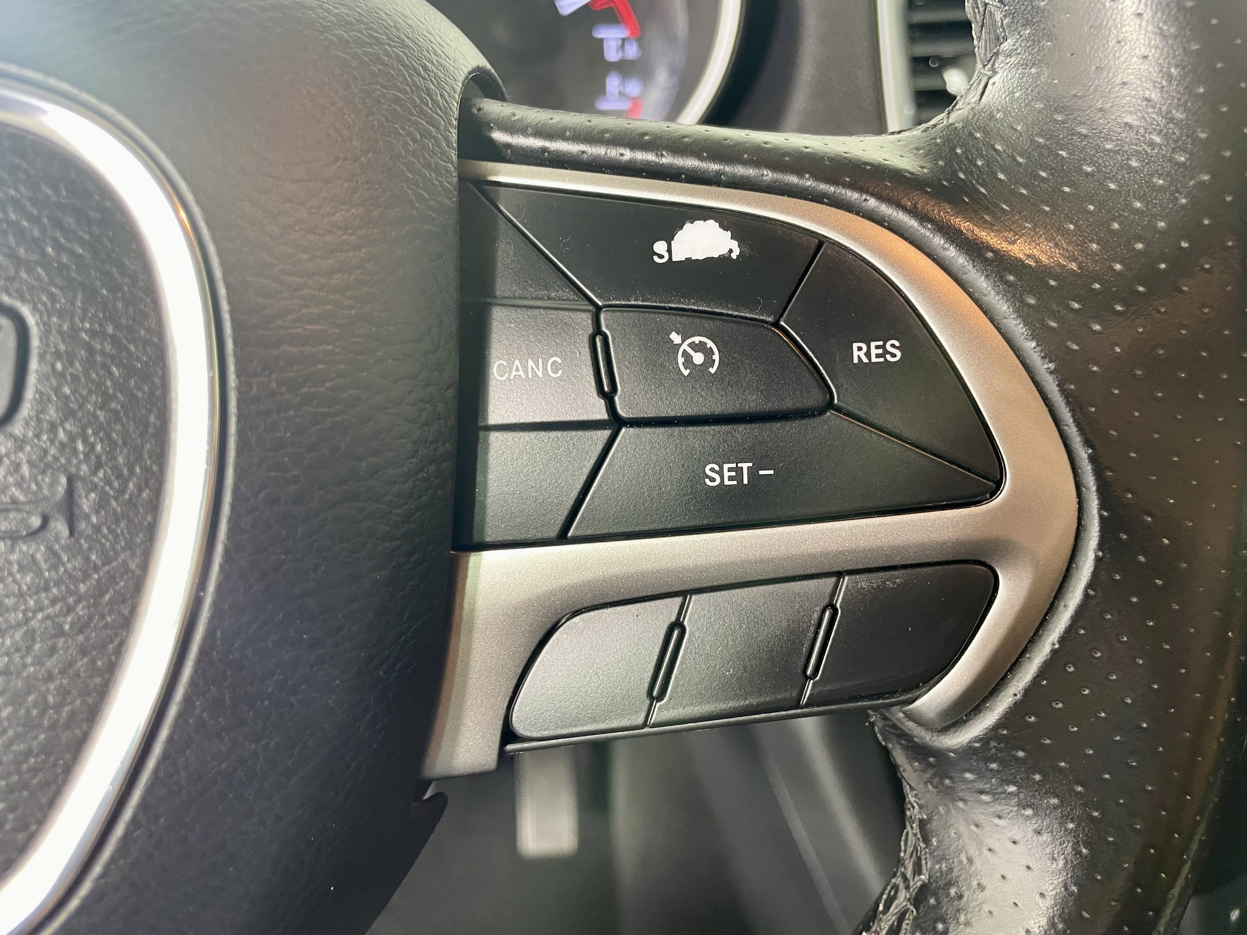 Used 2020 Dodge Durango SXT w/ Trailer Tow Group IV RWD image 16