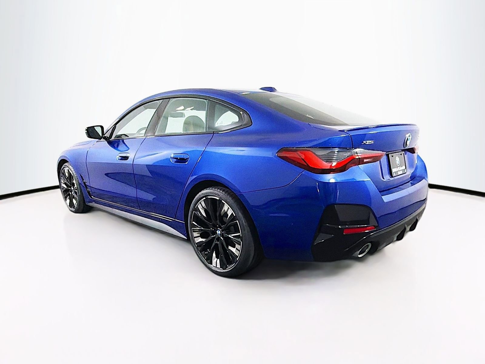 Used 2025 BMW 430i xDrive w/ M Sport Package image 5