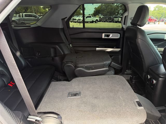 Used 2022 Ford Explorer Limited w/ Equipment Group 301A RWD image 17