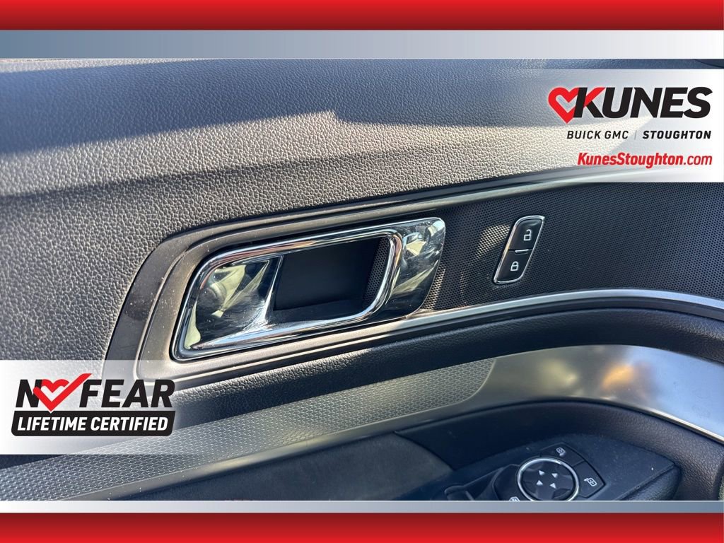 Used 2018 Ford Explorer XLT w/ XLT Appearance Package AWD/4WD image 23